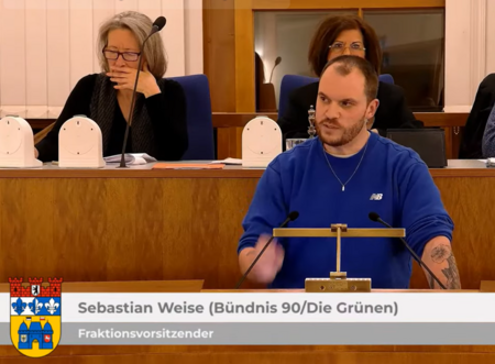 Fraktionsvorsitzender Sebastian Weise in der Bezirksverordnetenversammlung Charlottenburg-Wilmersdorf
